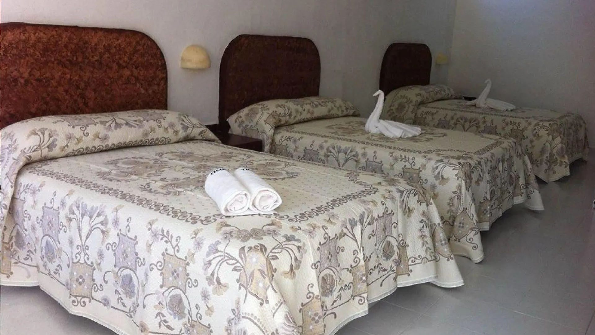 **  Hotel Ticuch Melida Plaza Cancun Mexico
